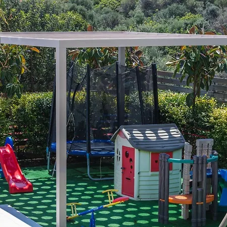 Willa Belle, Where Sea Views Meet Sunset Magic By Etouri *