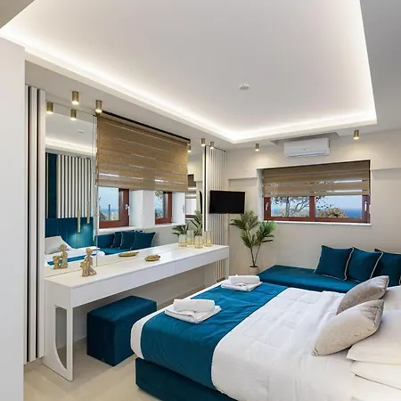 Villa Belle, Where Sea Views Meet Sunset Magic By Etouri