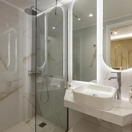 Villa Belle, Where Sea Views Meet Sunset Magic By Etouri *