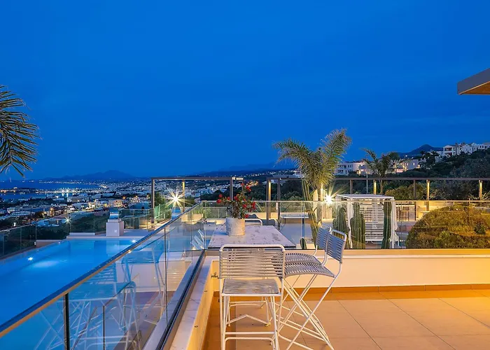 Villa Belle, Where Sea Views Meet Sunset Magic By Etouri *