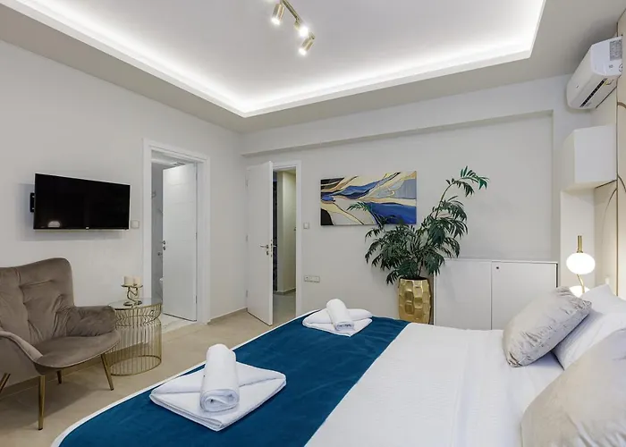 Villa Belle, Where Sea Views Meet Sunset Magic By Etouri *