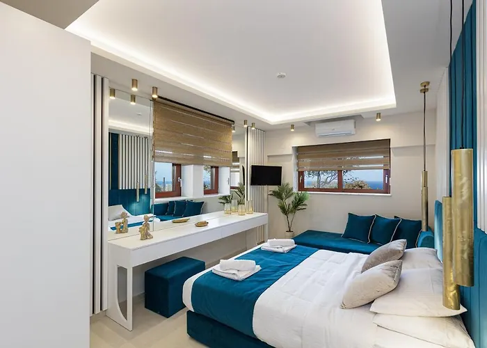 Villa Belle, Where Sea Views Meet Sunset Magic By Etouri